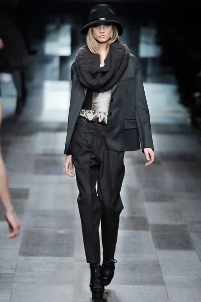 Look 43